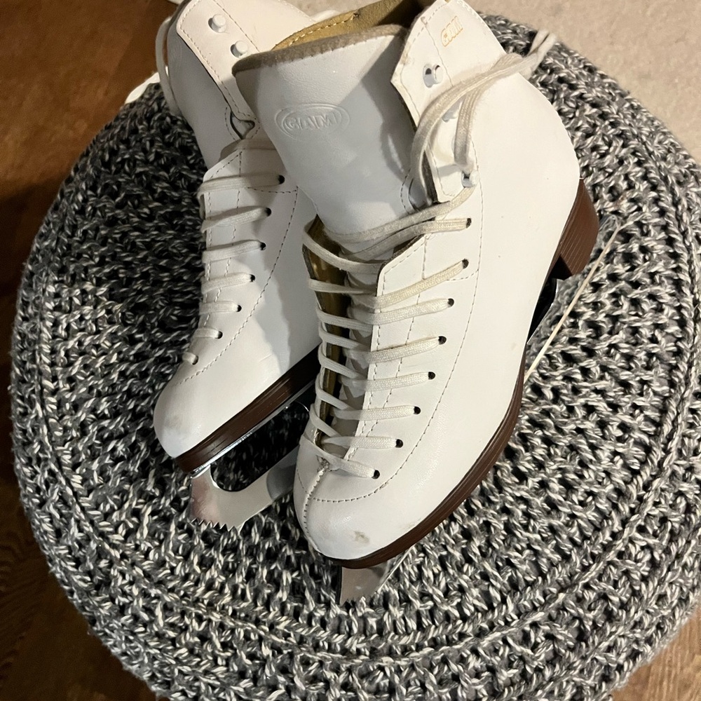 GAM Women's White Ice Skates